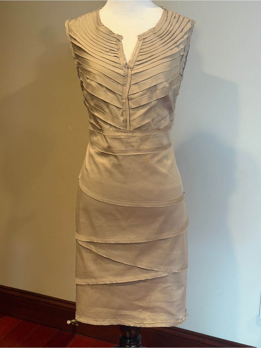 Alfani Sleeveless Layered Sheath Dress in Gray - Size 4